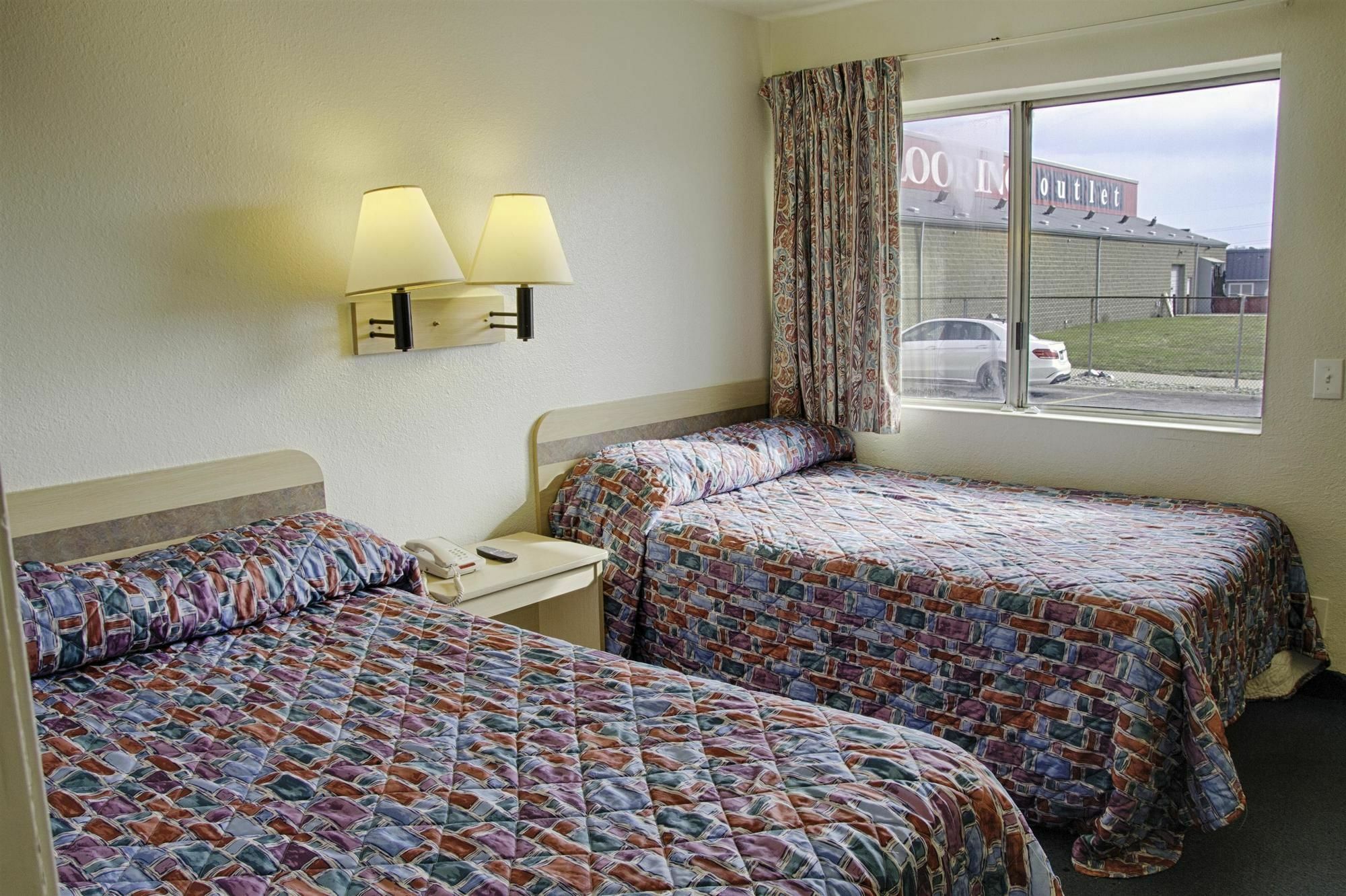 Super 8 By Wyndham Florence Ngoại thất bức ảnh