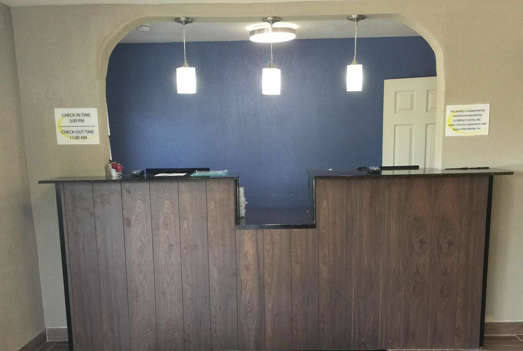 Super 8 By Wyndham Florence Ngoại thất bức ảnh